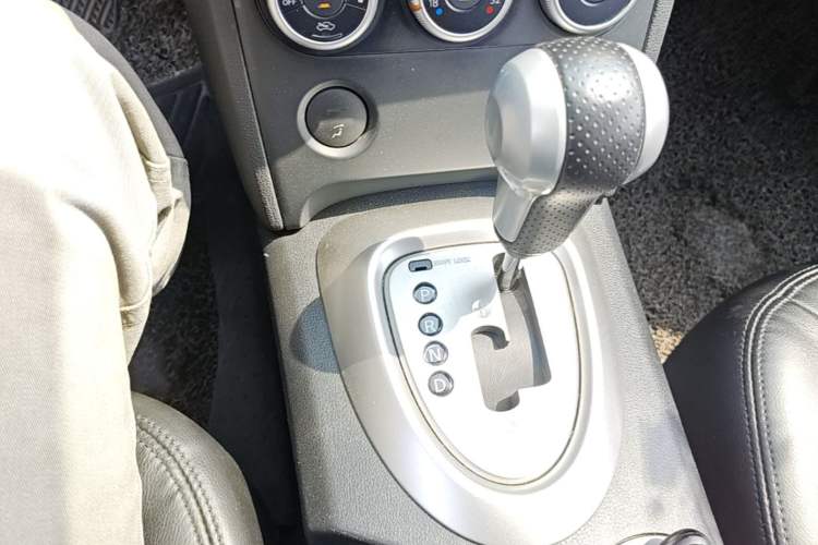 Used Nissan Qashqai 2011 2.0 XV Lea CVT 2WD Gear Lever