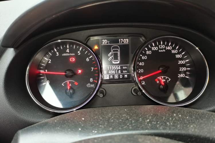 Used Nissan Qashqai 2011 2.0 XV Lea CVT 2WD Odometer Close Up