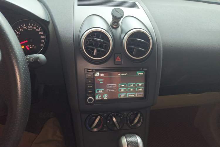 Used Nissan Qashqai 2012 2.0 XL Fire CVT 2WD Audio And AC Panel