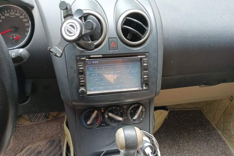 Used Nissan Qashqai 2012 2.0 XL Fire CVT 2WD Audio And AC Panel