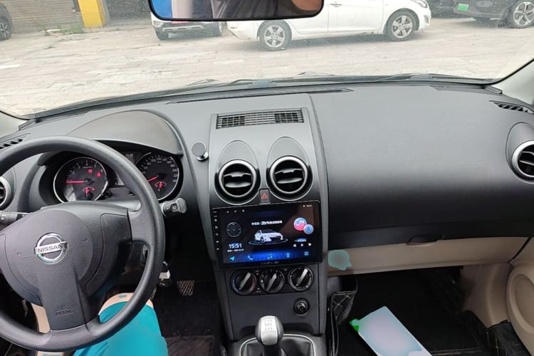 Used Nissan Qashqai 2012 1.6XE Wind 5MT 2WD Center Console