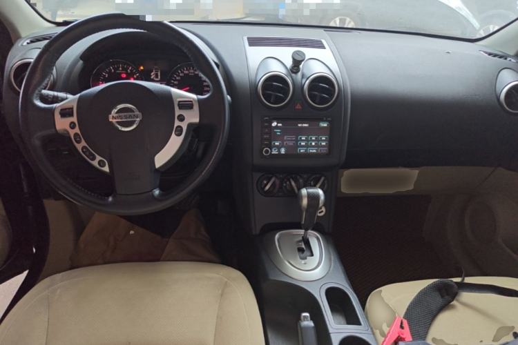 Used Nissan Qashqai 2012 2.0 XL Fire CVT 2WD Center Console