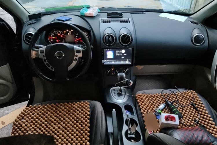 Used Nissan Qashqai 2012 2.0 XL Fire CVT 2WD Center Console