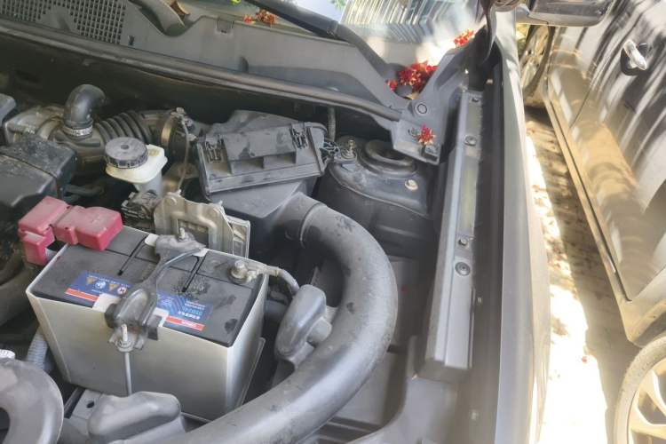 Used Nissan Qashqai 2012 2.0 XL Fire 6MT 2WD Engine Bay Left