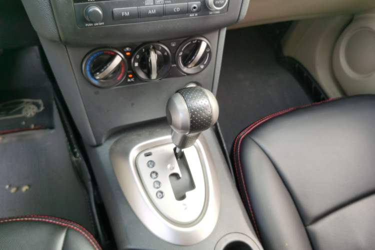 Used Nissan Qashqai 2012 2.0 XL Fire CVT 2WD Gear Lever