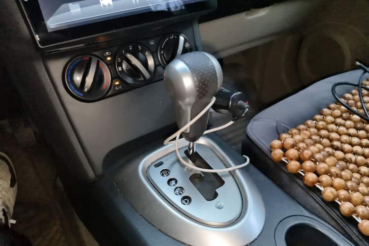 Used Nissan Qashqai 2012 2.0 XL Fire CVT 2WD Gear Lever