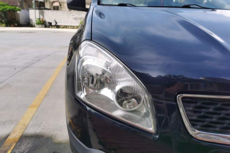 Used Nissan Qashqai 2012 2.0 XL Fire CVT 2WD Right Front Headlight