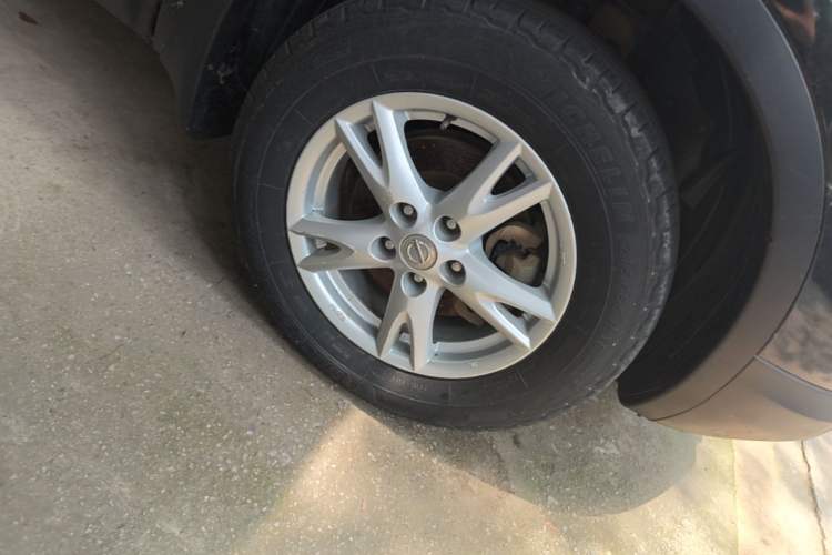 Used Nissan Qashqai 2012 2.0 XL Fire CVT 2WD Right Front Wheel Hub