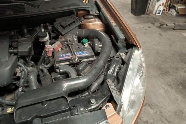 Used Nissan Qashqai 2012 2.0 XV LE CVT 2WD Engine Bay Left