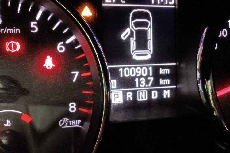 Used Nissan Qashqai 2012 2.0 XV LE CVT 2WD Odometer Close Up