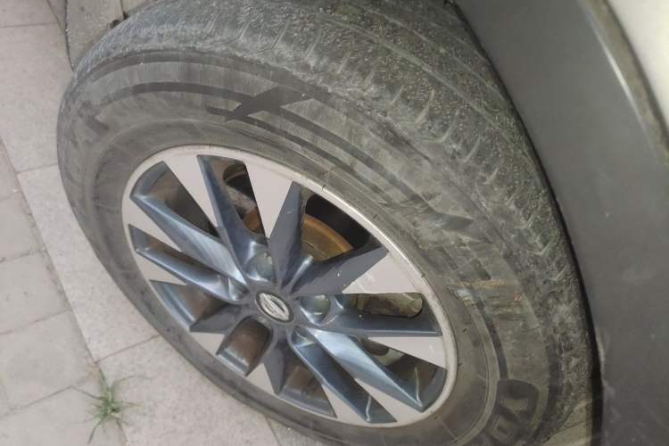 Used Nissan Qashqai 2012 1.6XE Wind 5MT 2WD Right Front Wheel Hub