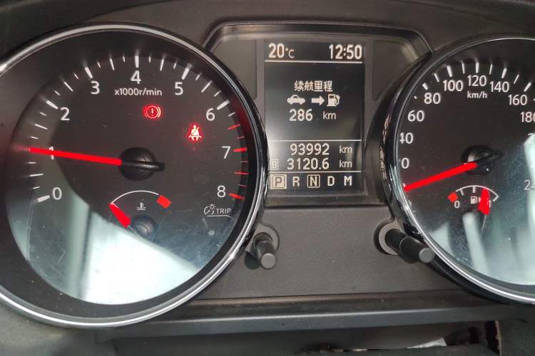 Used Nissan Qashqai 2012 2.0 XV LE CVT 2WD Odometer Close Up