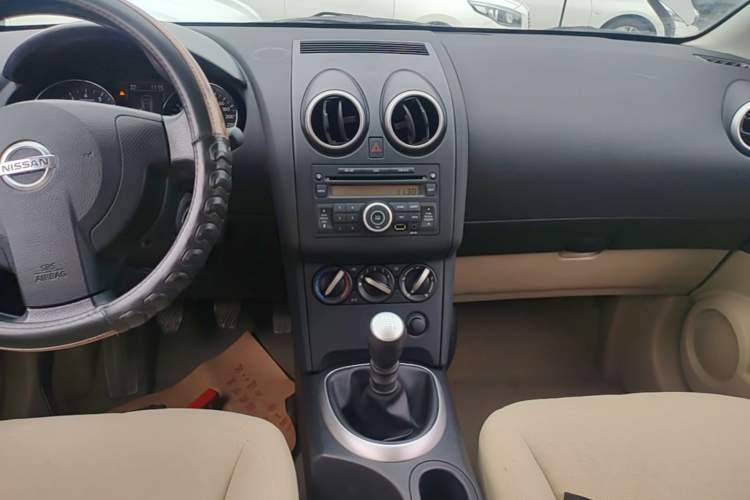 Used Nissan Qashqai 2012 2.0 XL Fire 6MT 2WD Audio And AC Panel
