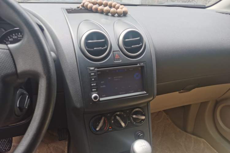 Used Nissan Qashqai 2012 2.0 XL Fire 6MT 2WD Audio And AC Panel