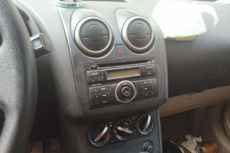 Used Nissan Qashqai 2012 1.6XE Wind 5MT 2WD Audio And AC Panel