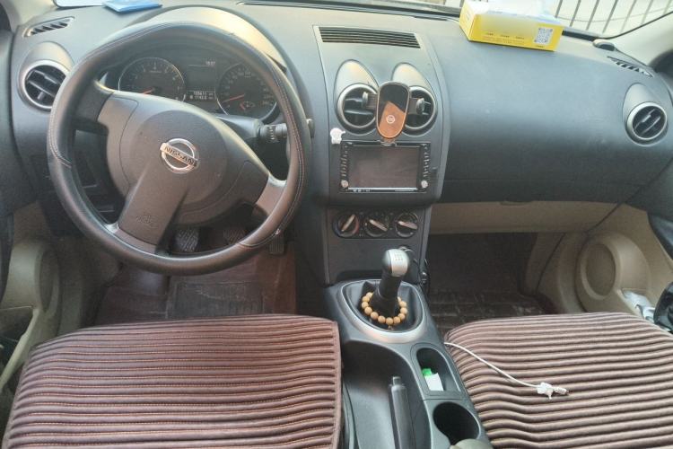 Used Nissan Qashqai 2012 1.6XE Wind 5MT 2WD Center Console