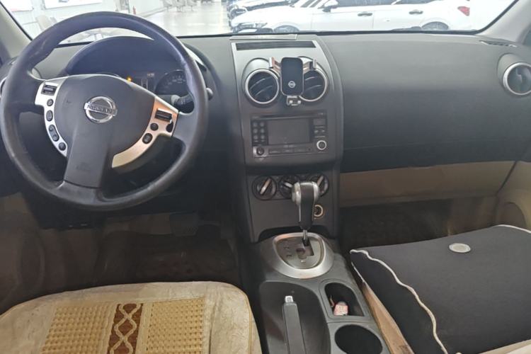 Used Nissan Qashqai 2012 2.0 XL Fire CVT 2WD Center Console
