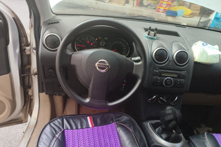 Used Nissan Qashqai 2012 1.6XE Wind 5MT 2WD Center Console