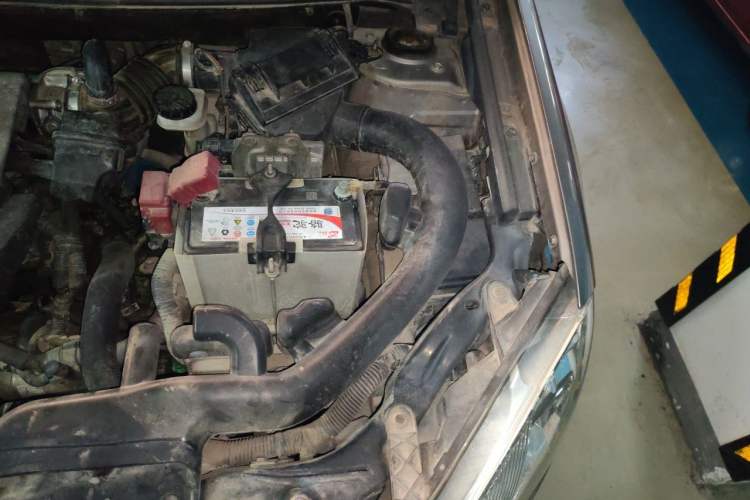Used Nissan Qashqai 2012 2.0 XL Fire CVT 2WD Engine Bay Left
