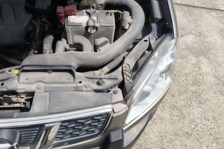 Used Nissan Qashqai 2012 2.0 XV LE CVT 2WD Engine Bay Left