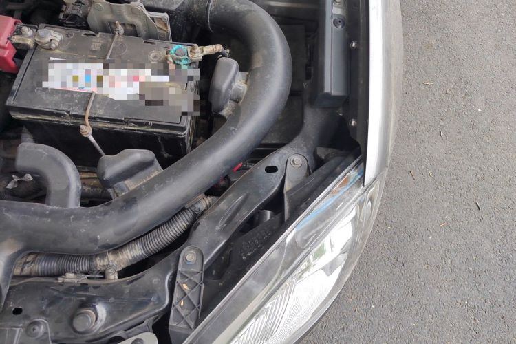 Used Nissan Qashqai 2012 2.0 XL Fire 6MT 2WD Engine Bay Left