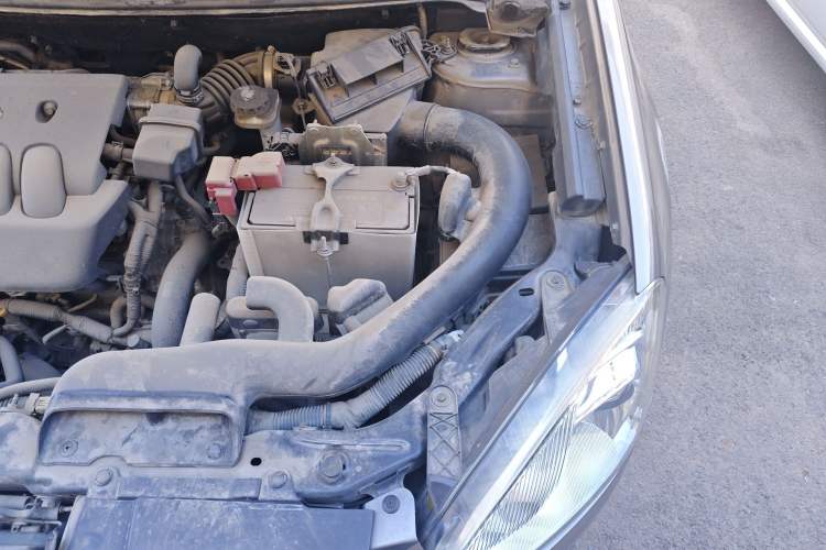 Used Nissan Qashqai 2012 2.0 XL Fire CVT 2WD Engine Bay Left