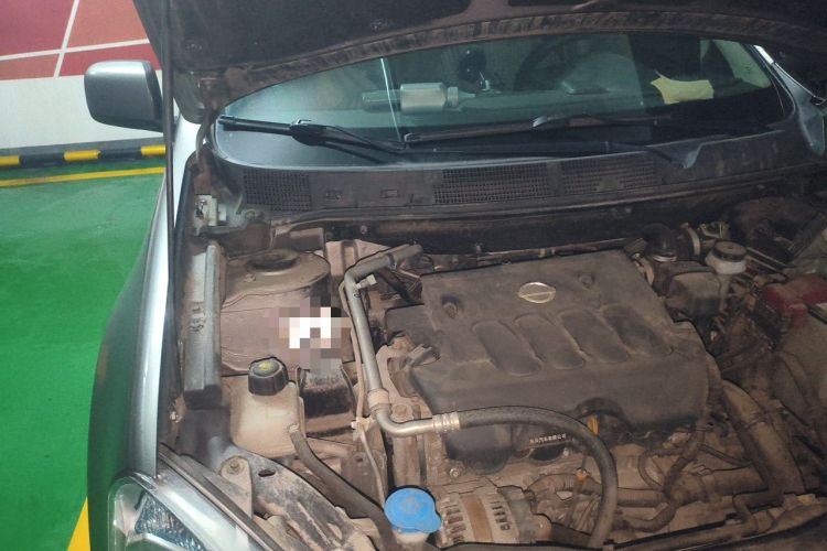 Used Nissan Qashqai 2012 2.0 XL Fire 6MT 2WD Engine Bay Right