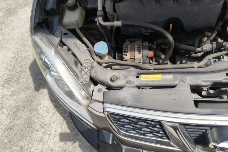 Used Nissan Qashqai 2012 2.0 XV LE CVT 2WD Engine Bay Right