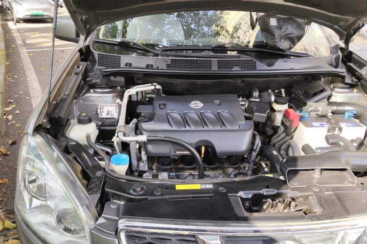 Used Nissan Qashqai 2012 2.0 XL Fire CVT 2WD Engine Bay Right