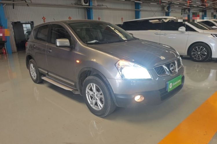 Used Nissan Qashqai 2012 2.0 XL Fire CVT 2WD Front Right 45 Deg