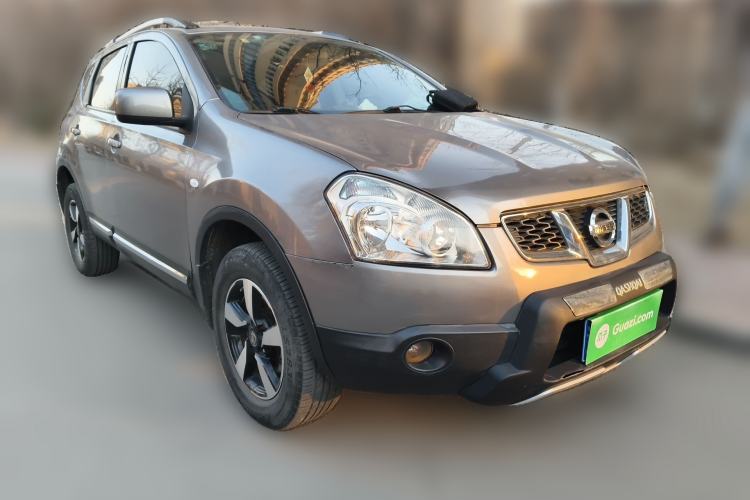 Used Nissan Qashqai 2012 1.6XE Wind 5MT 2WD Front Right 45 Deg