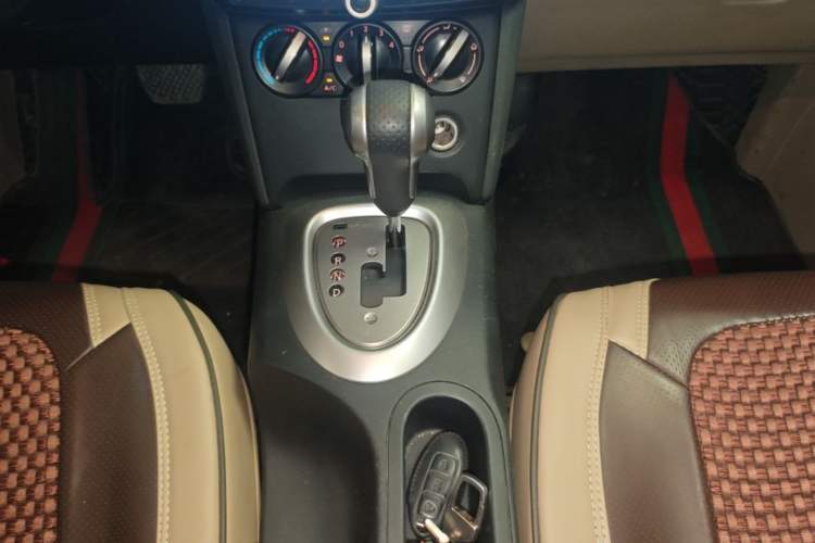 Used Nissan Qashqai 2012 2.0 XL Fire CVT 2WD Gear Lever