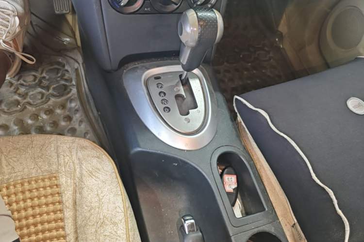 Used Nissan Qashqai 2012 2.0 XL Fire CVT 2WD Gear Lever