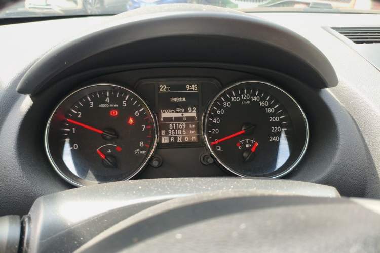 Used Nissan Qashqai 2012 2.0 XV LE CVT 2WD Odometer Close Up