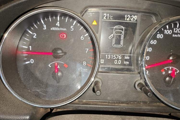 Used Nissan Qashqai 2012 2.0 XL Fire 6MT 2WD Odometer Close Up