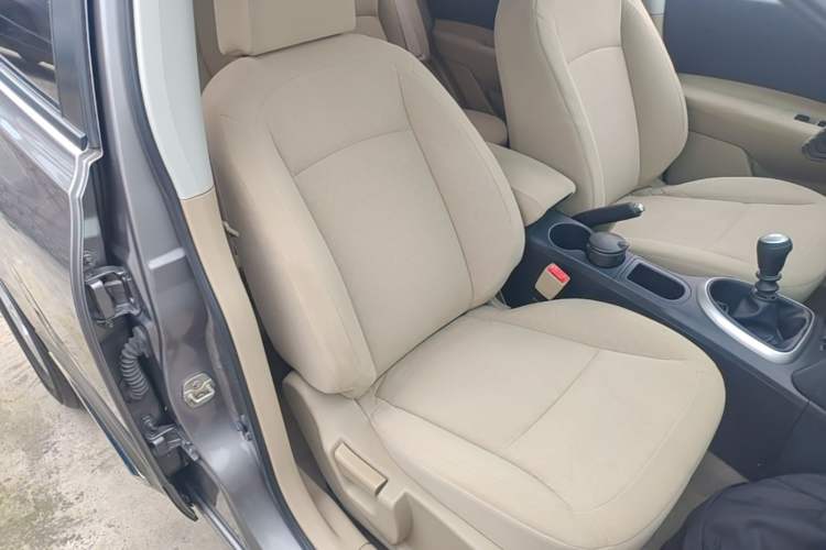 Used Nissan Qashqai 2012 2.0 XL Fire 6MT 2WD Right Front Seat