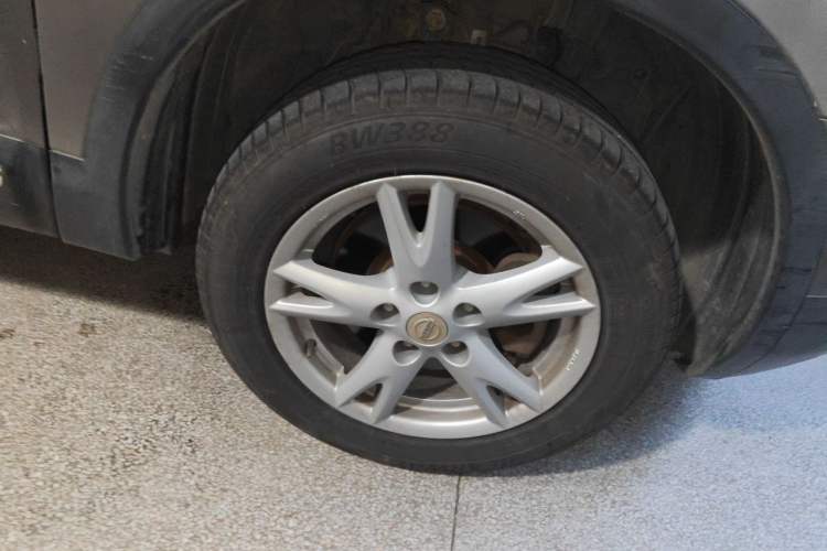 Used Nissan Qashqai 2012 2.0 XL Fire CVT 2WD Right Front Wheel Hub