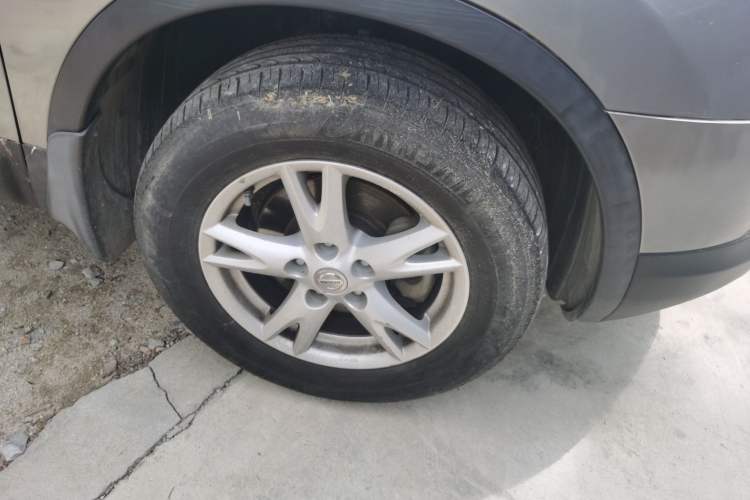 Used Nissan Qashqai 2012 2.0 XL Fire 6MT 2WD Right Front Wheel Hub