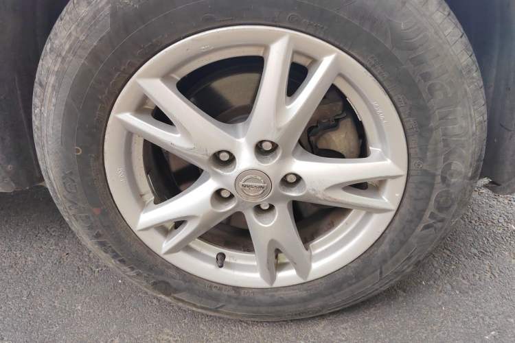 Used Nissan Qashqai 2012 2.0 XL Fire 6MT 2WD Right Front Wheel Hub