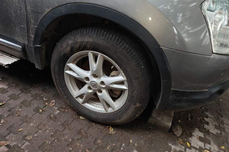 Used Nissan Qashqai 2012 2.0 XL Fire 6MT 2WD Right Front Wheel Hub