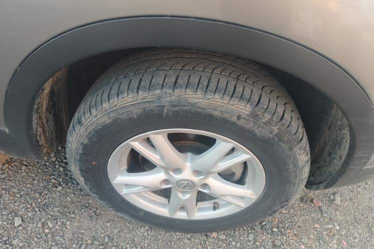 Used Nissan Qashqai 2012 2.0 XL Fire CVT 2WD Right Front Wheel Hub