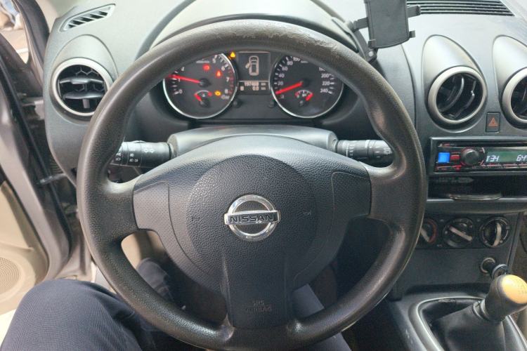 Used Nissan Qashqai 2012 2.0 XL Fire 6MT 2WD Steering Wheel