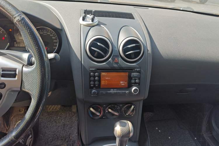 Used Nissan Qashqai 2012 2.0 XL Fire CVT 2WD Audio And AC Panel