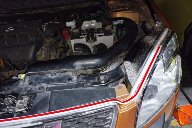 Used Nissan Qashqai 2012 2.0 XL Fire CVT 2WD Engine Bay Left
