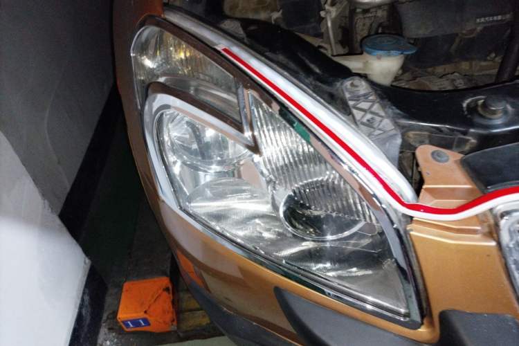 Used Nissan Qashqai 2012 2.0 XL Fire CVT 2WD Right Front Headlight