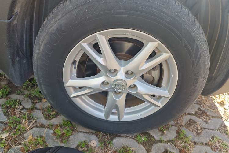 Used Nissan Qashqai 2012 2.0 XL Fire CVT 2WD Right Front Wheel Hub