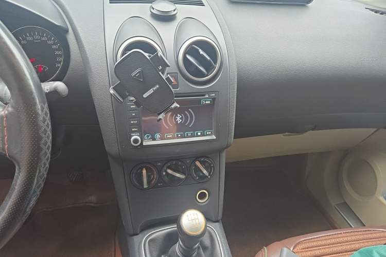 Used Nissan Qashqai 2012 2.0 XL Fire 6MT 2WD Audio And AC Panel