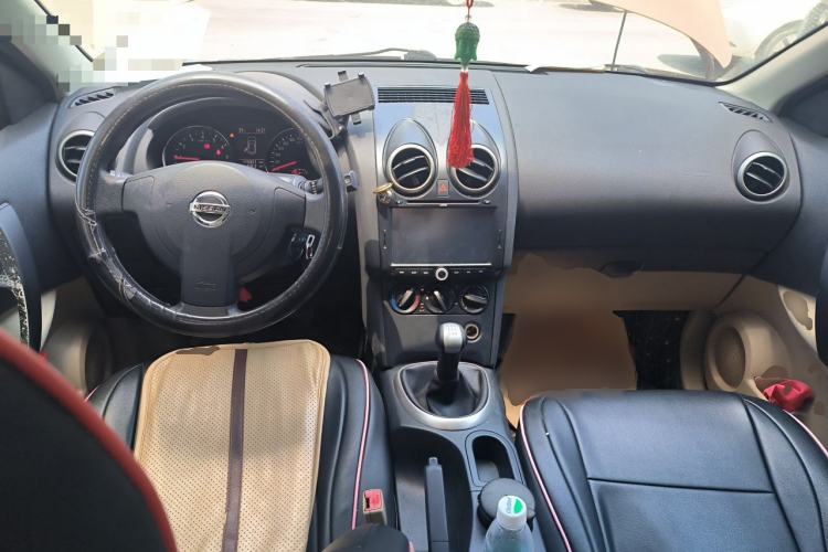 Used Nissan Qashqai 2012 1.6XE Wind 5MT 2WD Center Console