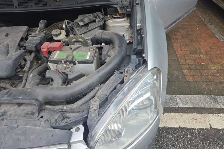Used Nissan Qashqai 2012 2.0 XL Fire 6MT 2WD Engine Bay Left