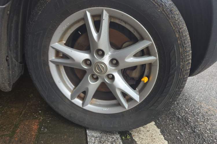 Used Nissan Qashqai 2012 2.0 XL Fire 6MT 2WD Right Front Wheel Hub